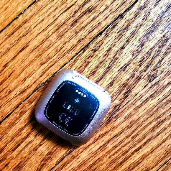 FITBIT VERSA 2 w/ New Charger, Case & Band - Picture 2 of 5